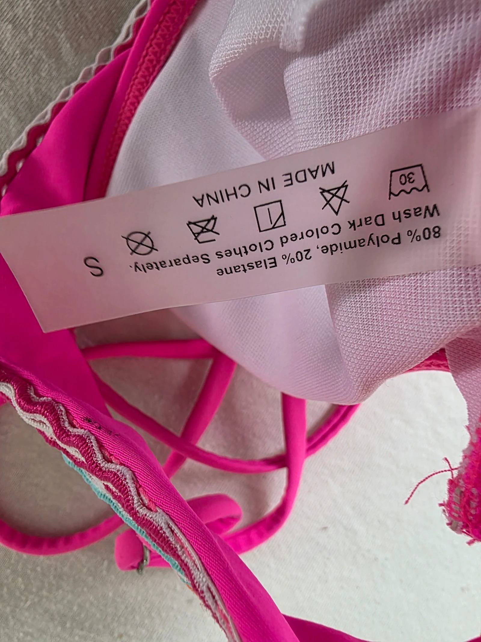 Biquíni rosa fúcsia neon com faixas de gancho multicoloridas – Tamanho P – Novo – photo 4